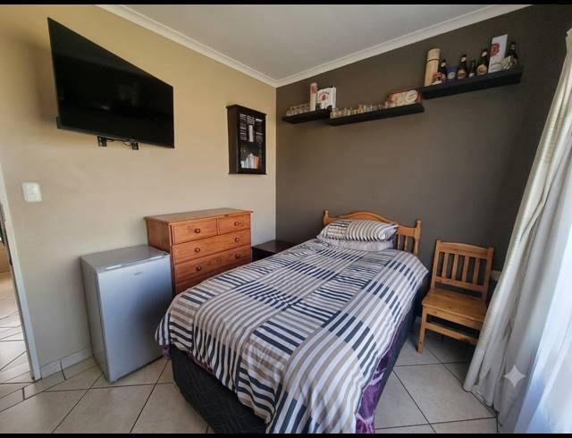 2 BEDROOM TOWNHOUSE FOR SALE IN RIVERSDALE